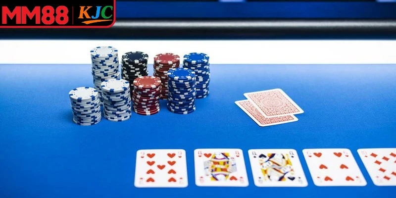 Các biến thể phổ biến của bài Poker là gì