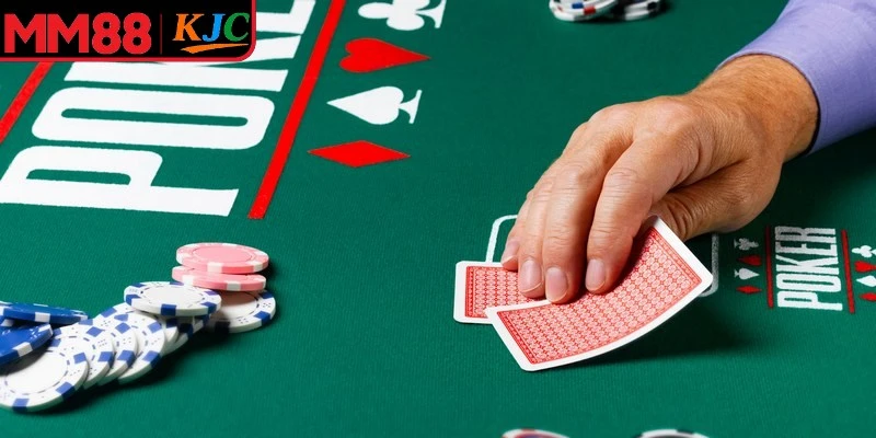 Cách xây dựng chiến lược Bluff Poker là gì